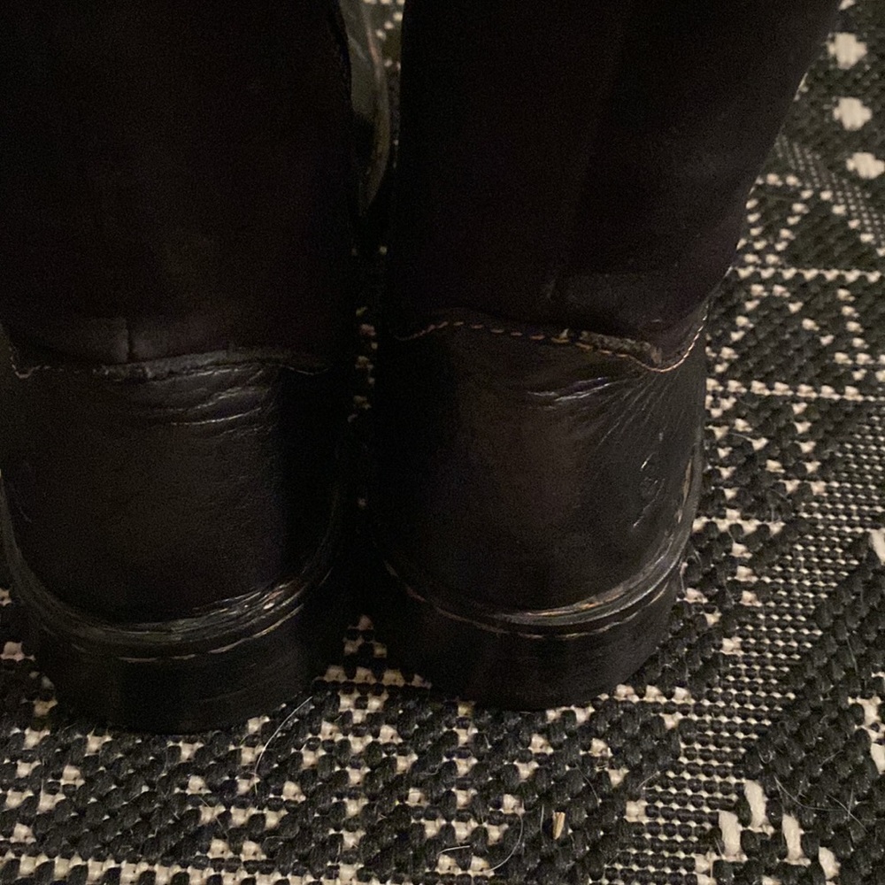 Comfortable Boots - image 3